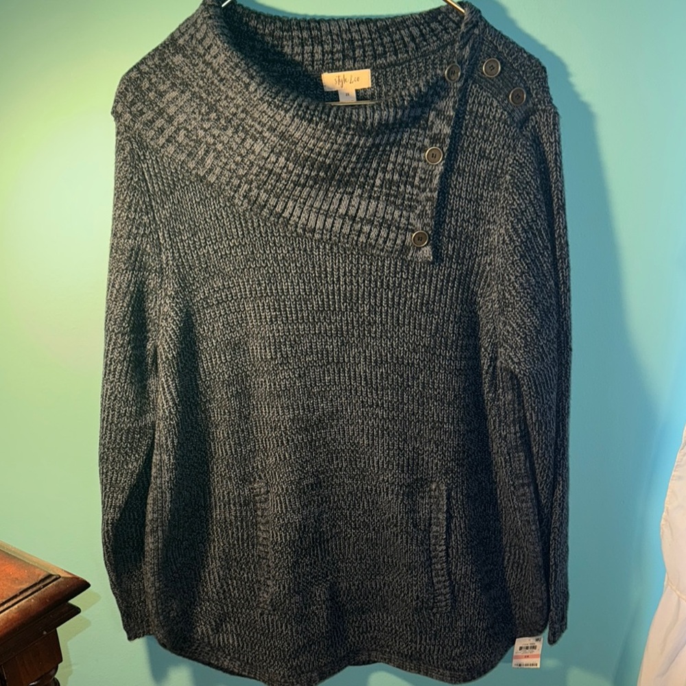2X Style & Co Women's Gray /Black Sweater